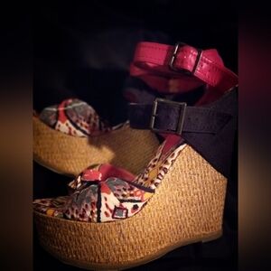 MIA Ellie Wedge Sandels (8)